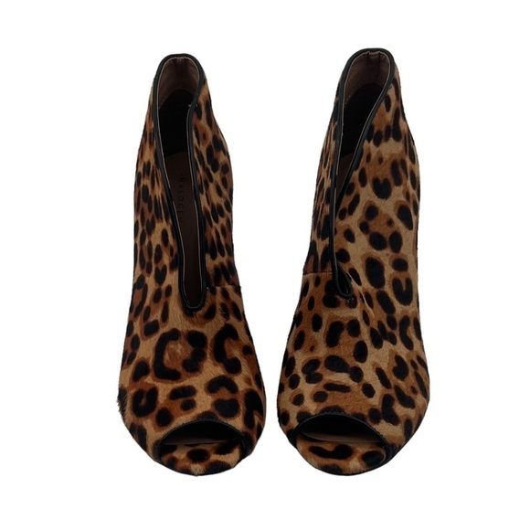 Halogen Rowen Leopard Print Calf Hair Peep Toe Booties Size 7 1/2 Women's - Picture 3 of 9